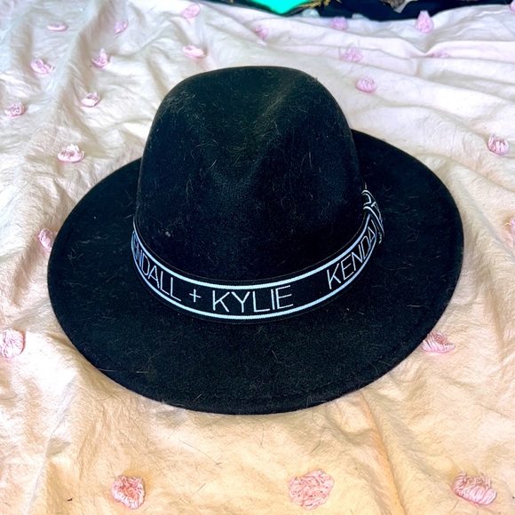 Kendall + Kylie Hat - Picture 1 of 3